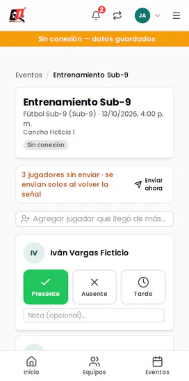 Lista de asistencia de un entrenamiento en el celular del entrenador, sin conexión: arriba el aviso «Sin conexión — datos guardados», luego «3 jugadores sin enviar · se envían solos al volver la señal» y la primera fila de la lista con «Presente» marcado.